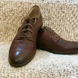 FRYE Women's Anna Oxford